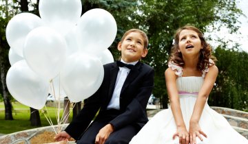 Welcoming Kids at your Wedding and Keeping them Entertained
